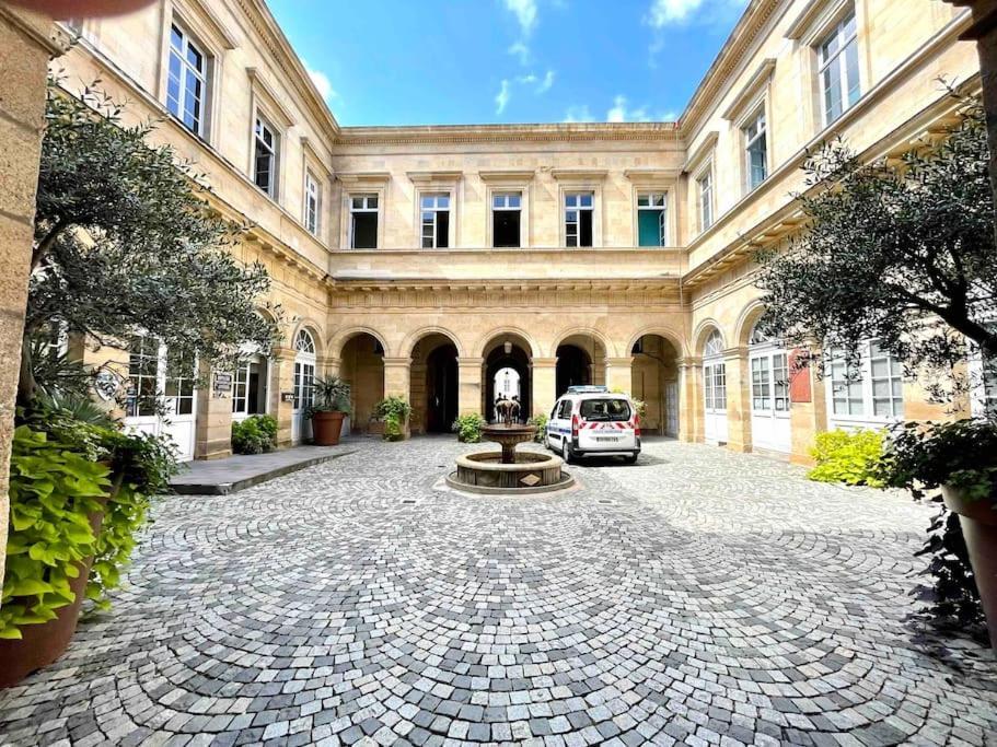 La Maison Des Cours - Wifi - Centre Ville 穆兰 外观 照片